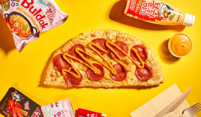 Czeburek Buldak Pepperoni z sosem